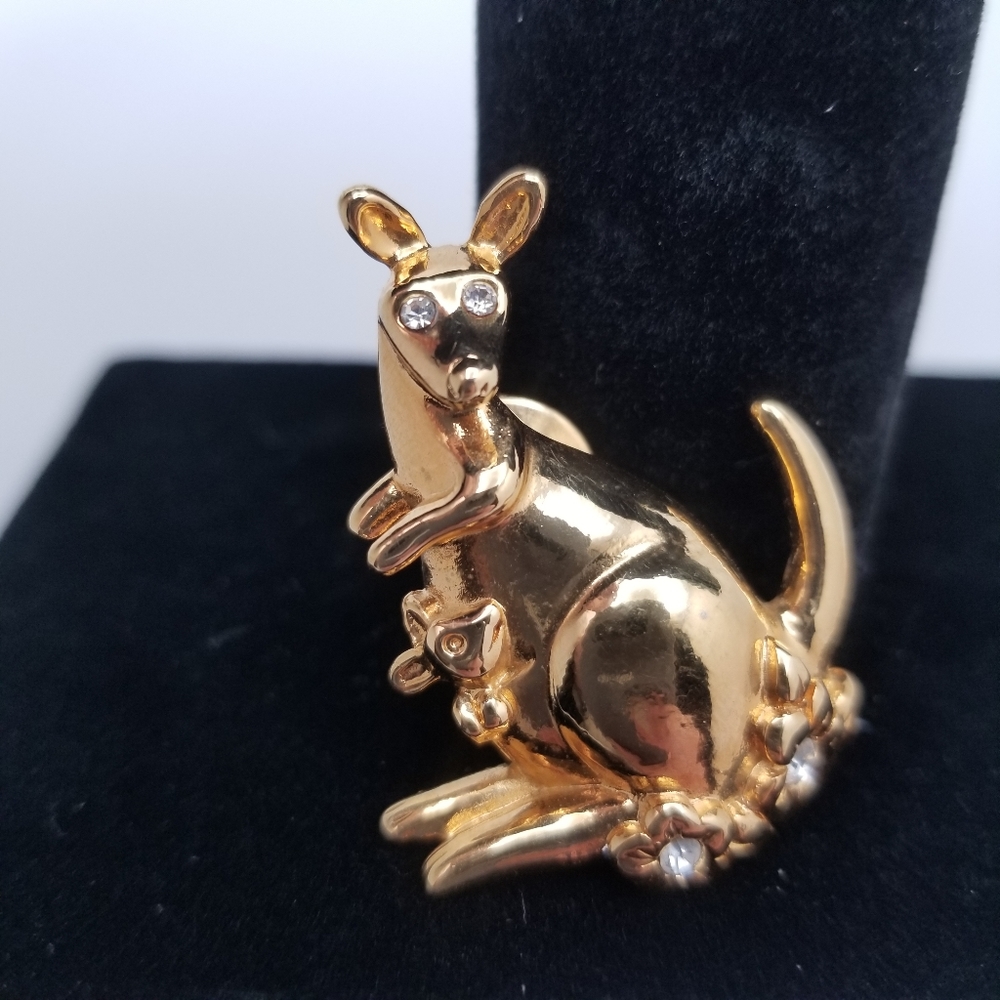 Avon vintage Kangaroo Gold Tone Rhinestone pin